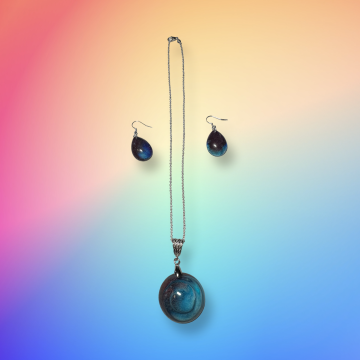Set of Pendant and Earings