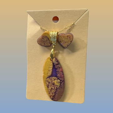 Ensemble de pendentif et boucles d'oreilles