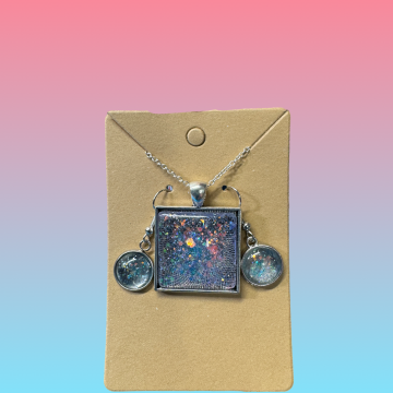 Ensemble de pendentif et boucles d'oreilles